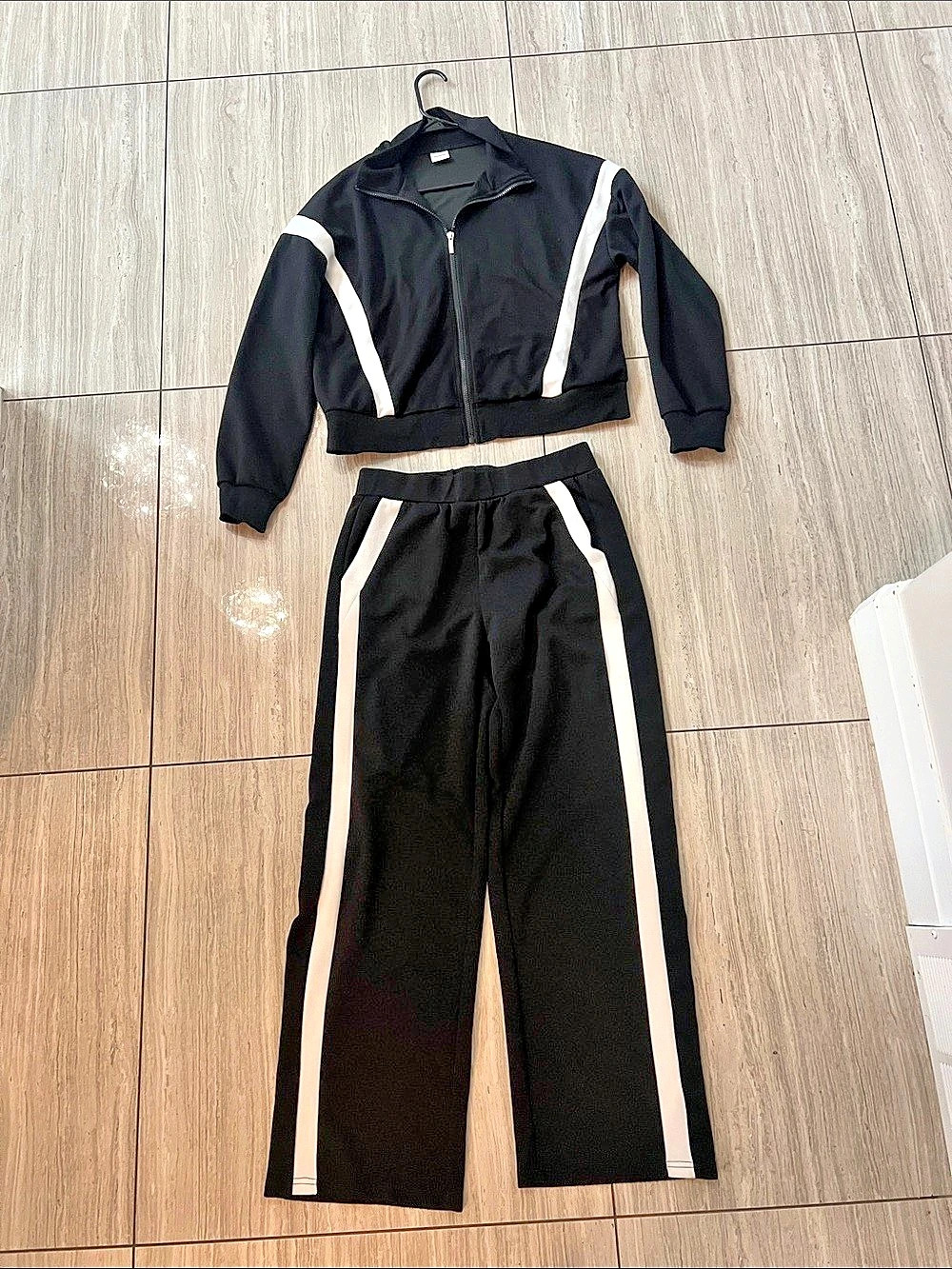 XIEERDUO Color Block Track Set in Black & White Size Large Like New